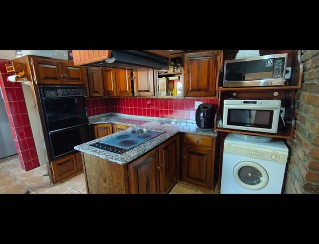 3 BEDROOM HOUSE FOR SALE IN THERESAPARK